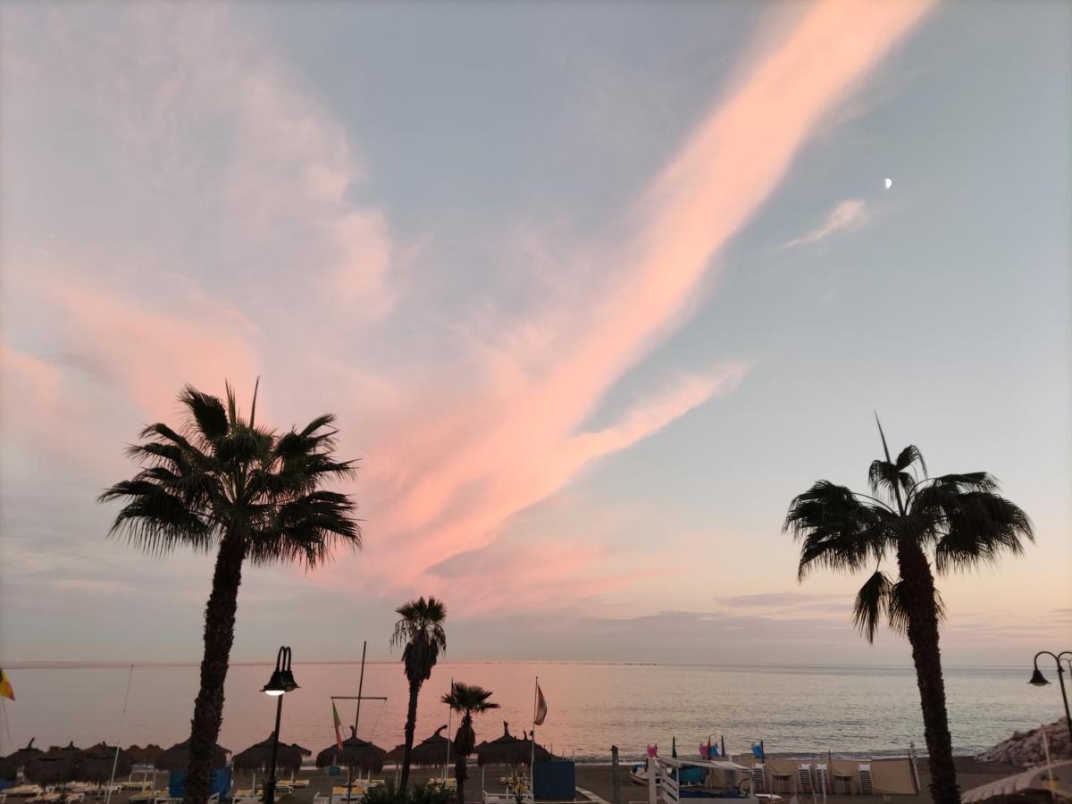 Nuevo Roca Chica, Primera Linea Playa,Torremolinos Exteriér fotografie